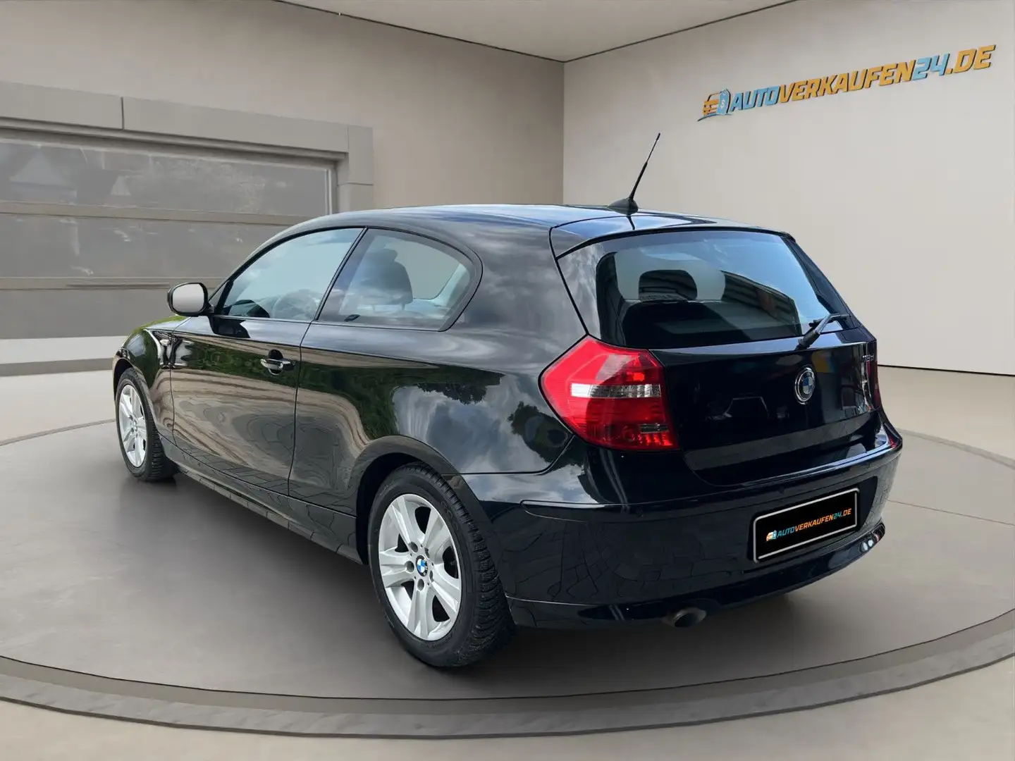 BMW 116 d Advantage SHZ BT PDC KLIMAAUT. NUR 79TKM! Noir - 2