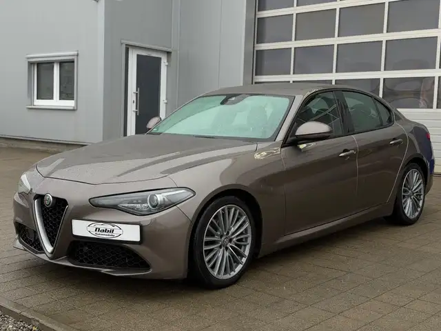 Alfa Romeo Giulia Super 2.2 Automatik Euro6 Kamera Keyless