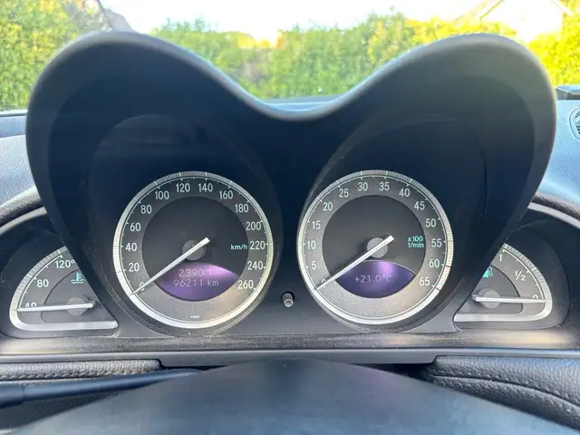 Mercedes-Benz SL view 14