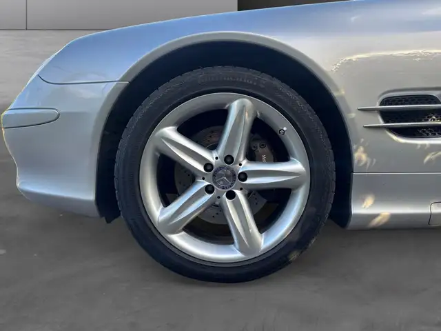 Mercedes-Benz SL view 15