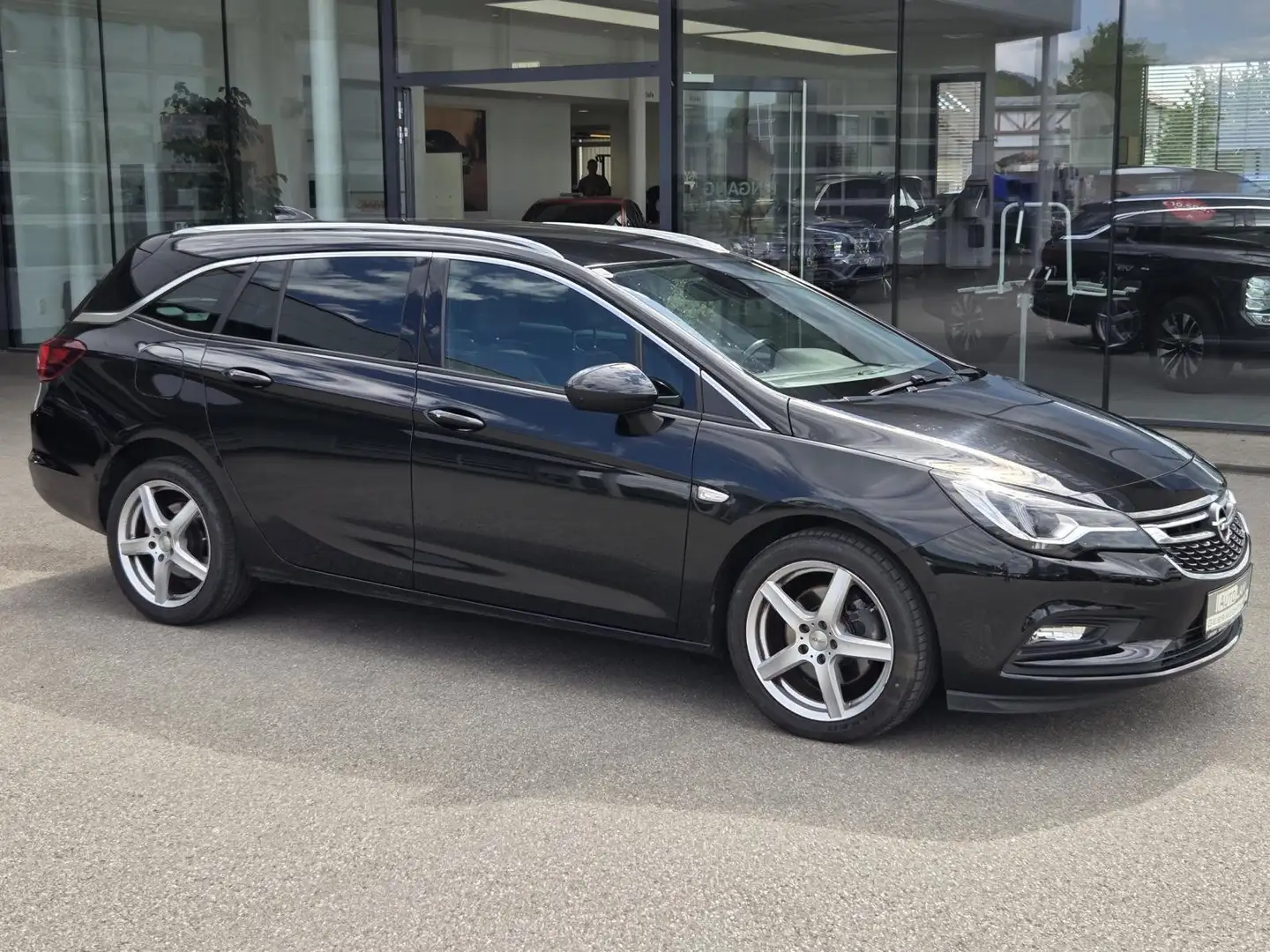Opel Astra Astra ST 1,6 CDTI Innovation St./St. Innovation Schwarz - 2