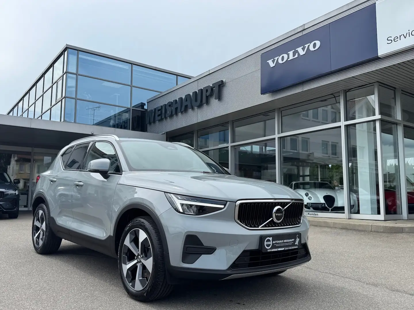 Volvo XC40 B3*Core*NP 49.770*19Zoll*Keyless*R-Kamera Grau - 1