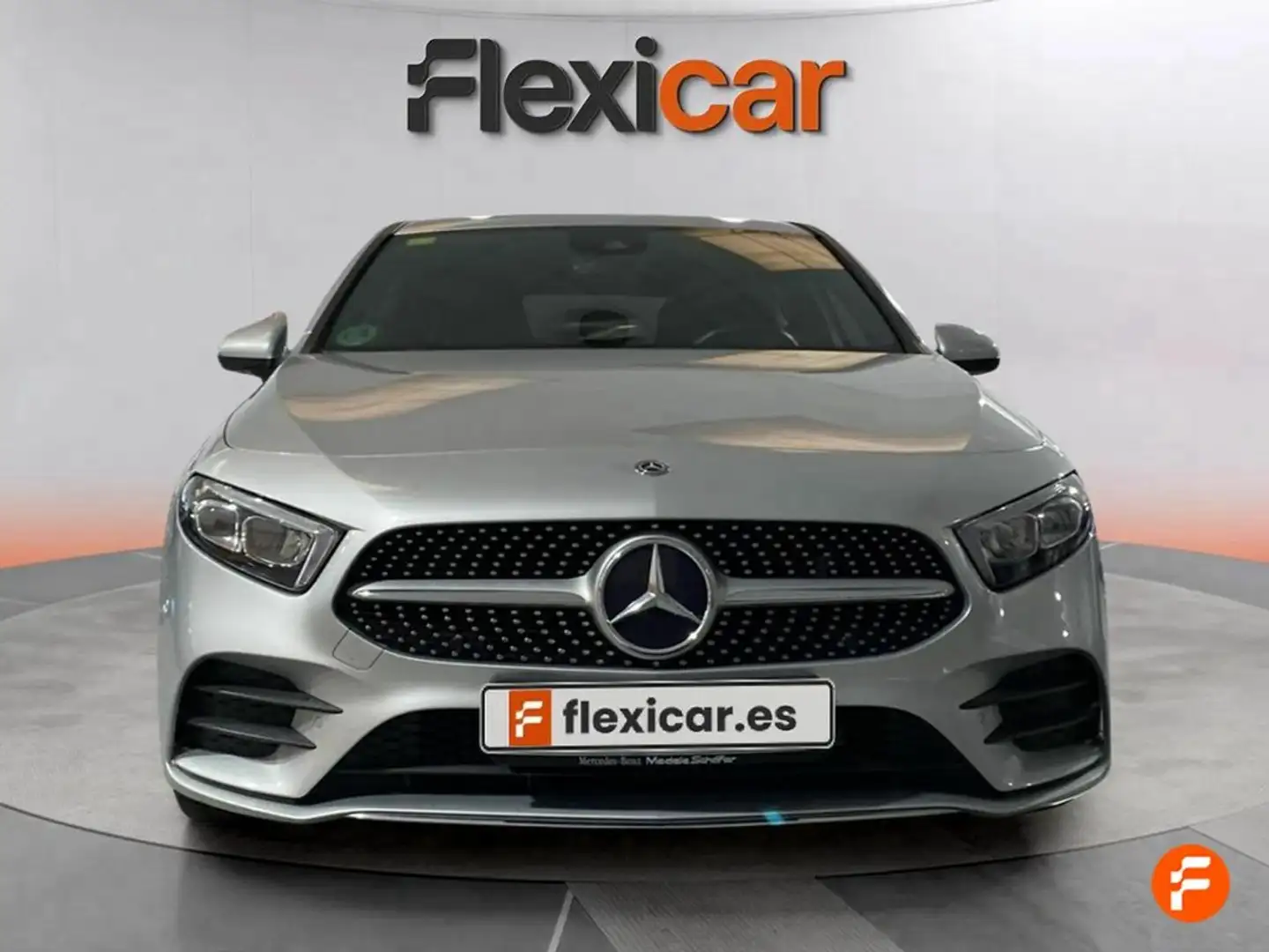Mercedes-Benz A 220 Sedán 4MATIC Gris - 2