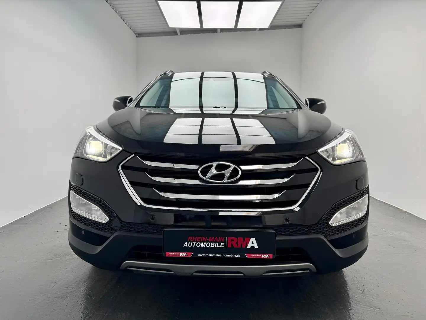 Hyundai SANTA FE Premium 4WD 2.2+PANO+KAMERA+LEDER+MEMOR Černá - 2
