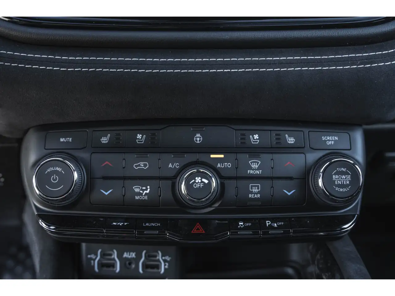 Dodge Durango 2023 — фото 11