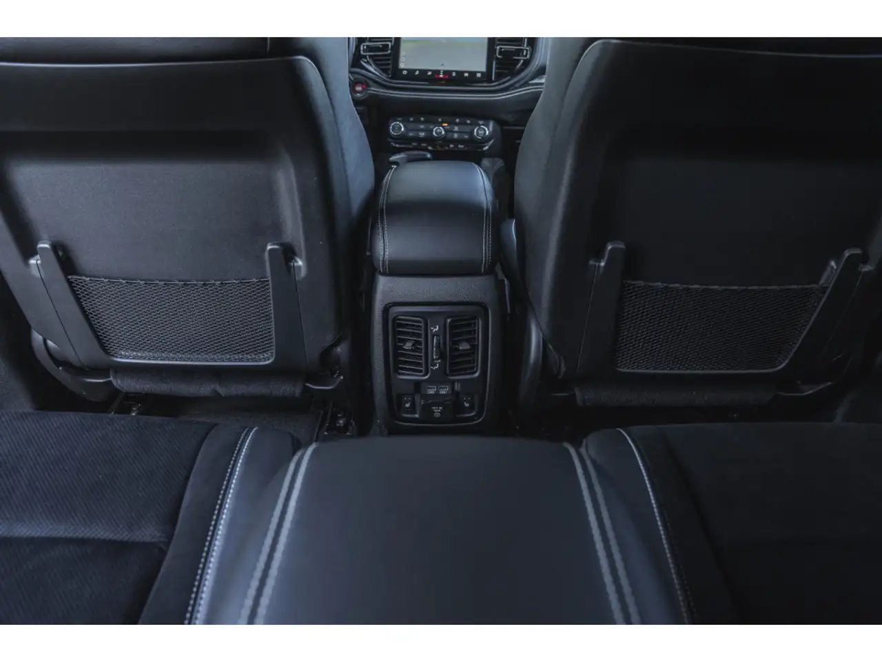 Dodge Durango 2023 — фото 12