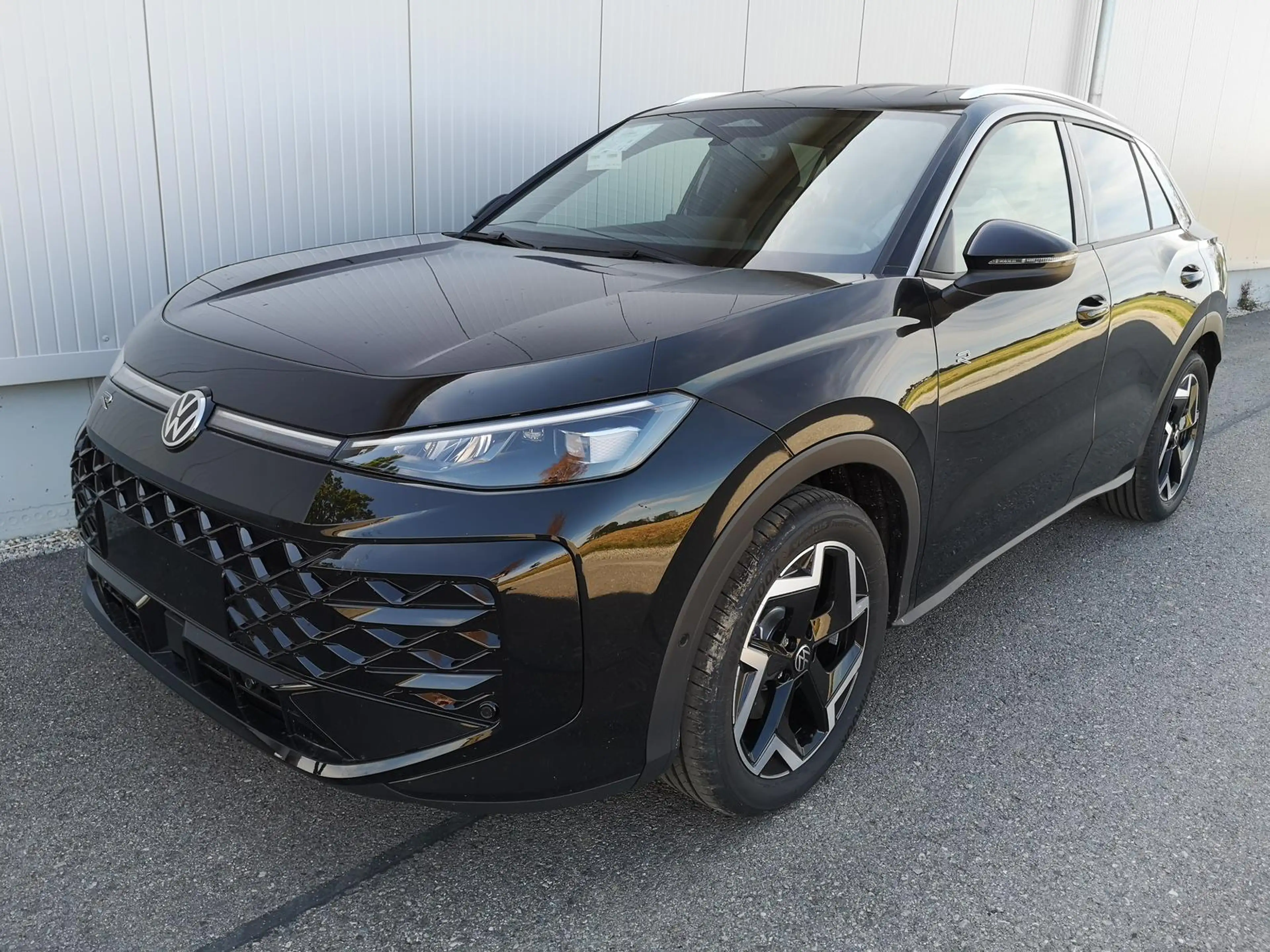 Volkswagen T-Roc 1.5eTSI DSG R-Line AHK ACC el. Hk 18 Zoll