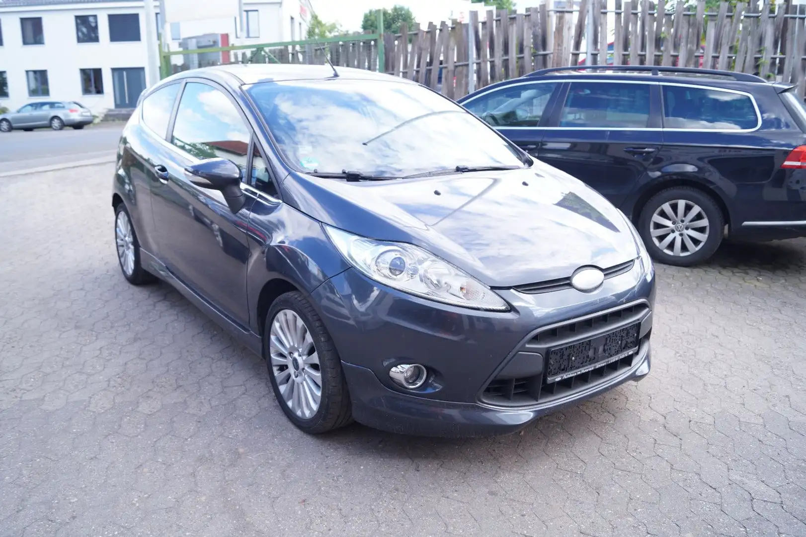 Ford Fiesta Titanium ST Line Klimautomatik PDC Grau - 1