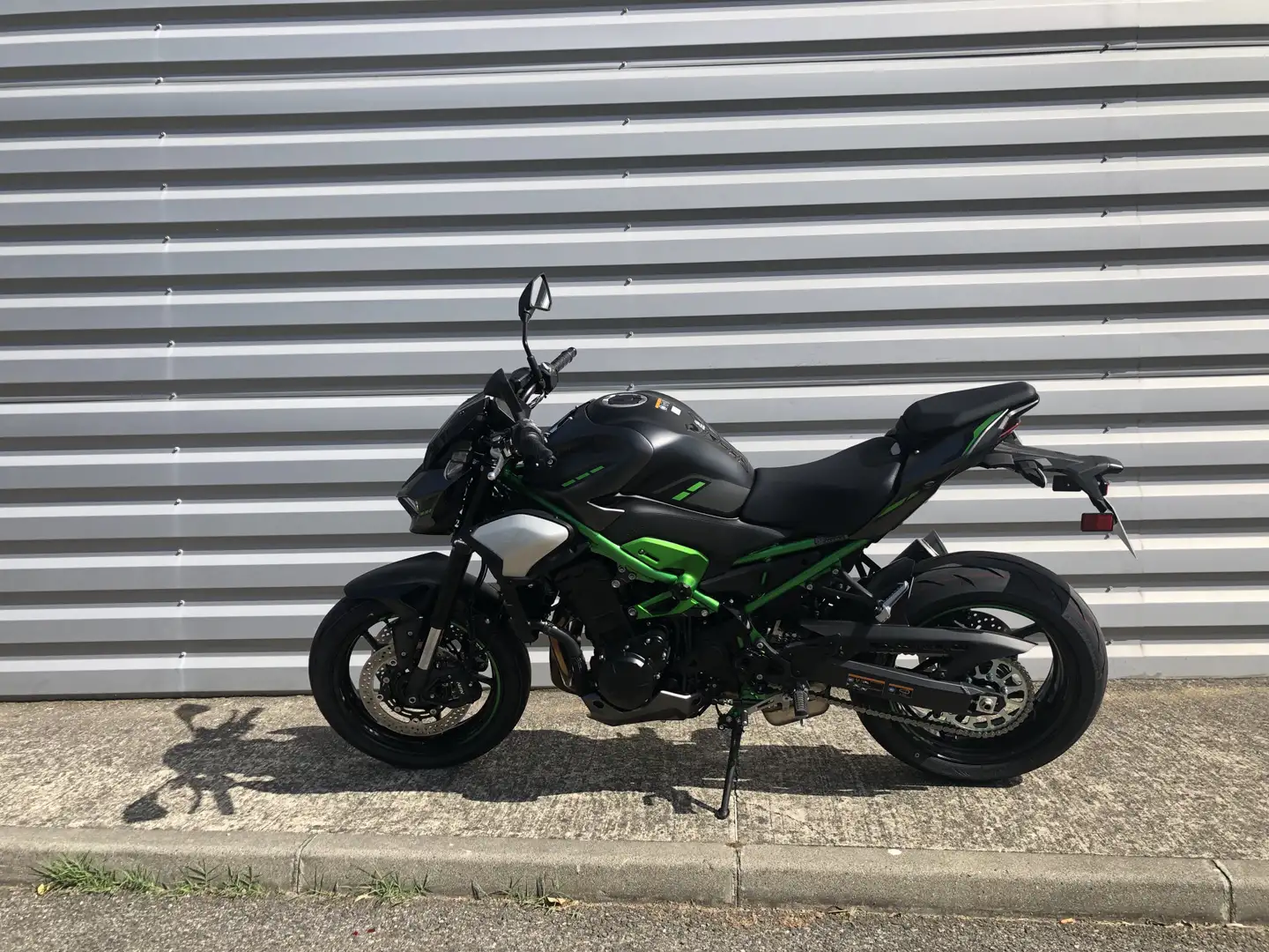 Kawasaki Z 900 Vert - 2