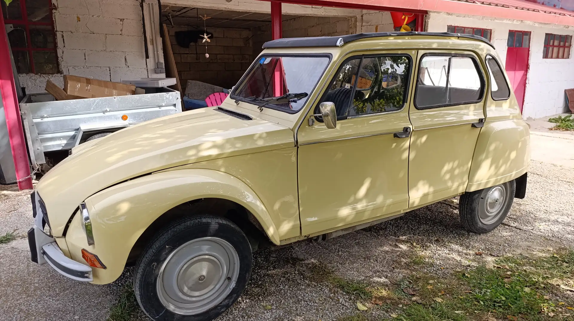 Citroen Dyane 6 Beige - 2