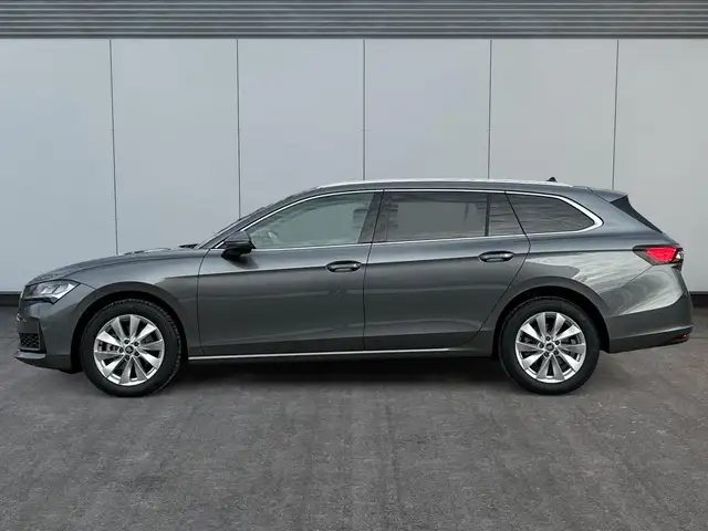 Skoda Superb view 2
