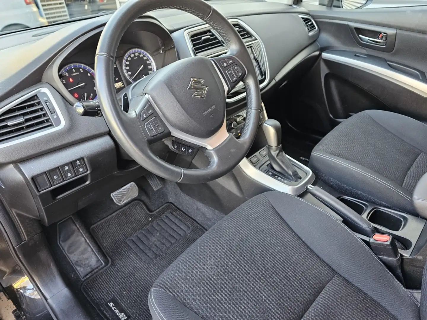 Suzuki S-Cross 1.4 B.jet Select SH AUTOMAAT Černá - 2