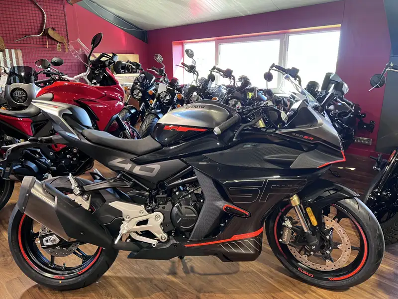 CFMOTO 450 SR