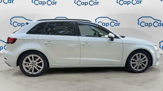 Audi A3 view 4