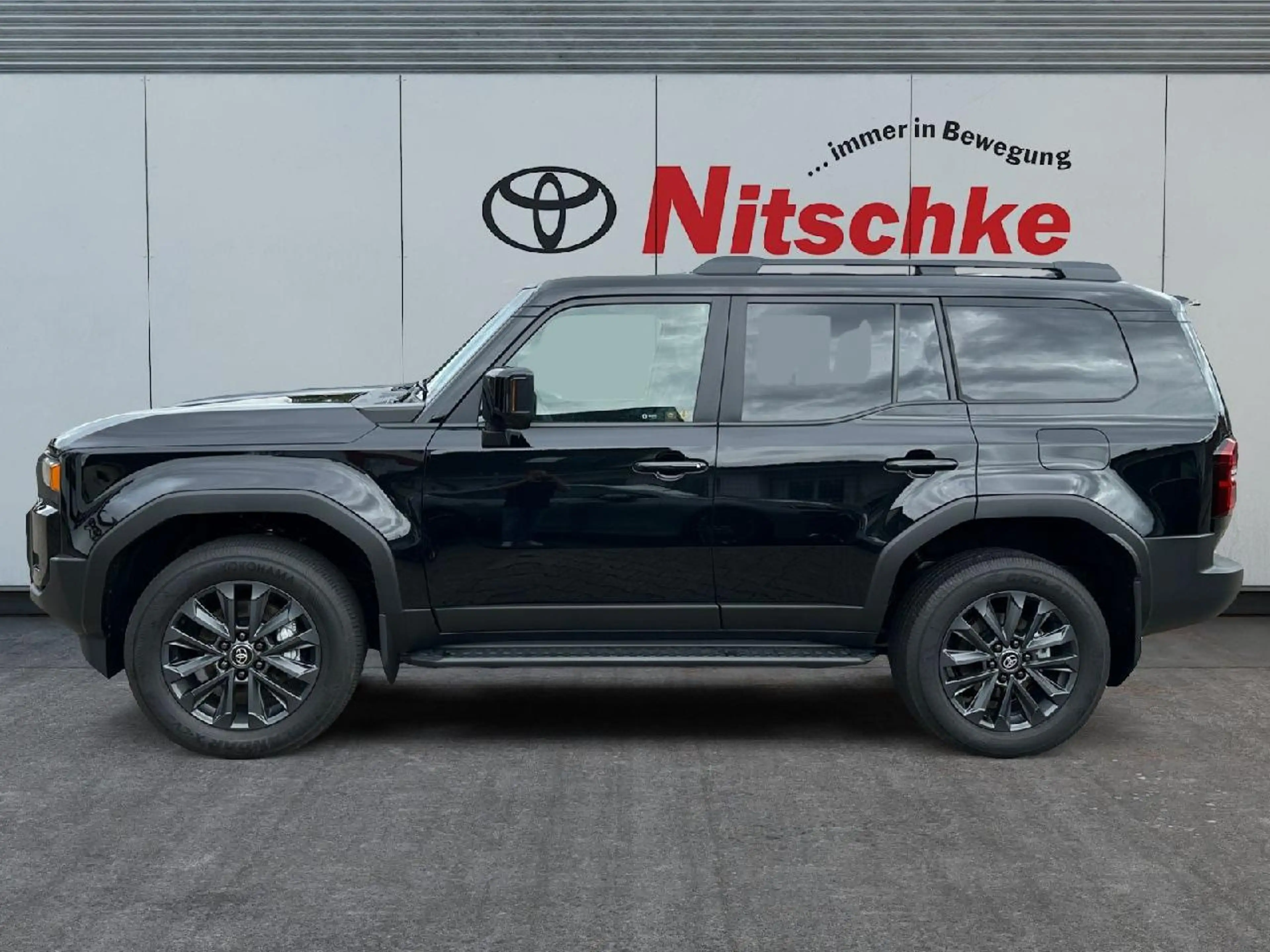 Toyota Land Cruiser 2,8 D-4D 151 kW AWD Lounge, Pano, AHK — photo 2
