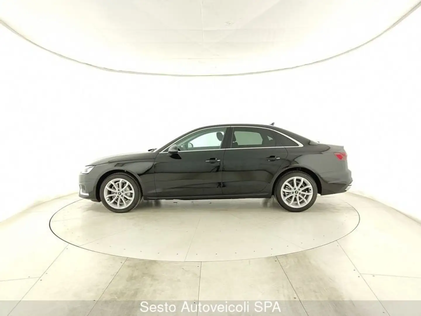 Audi A4 40 TDI S tronic Business Advanced - CITY+TOUR Černá - 2