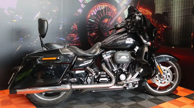 Harley-Davidson Street Glide - foto 2