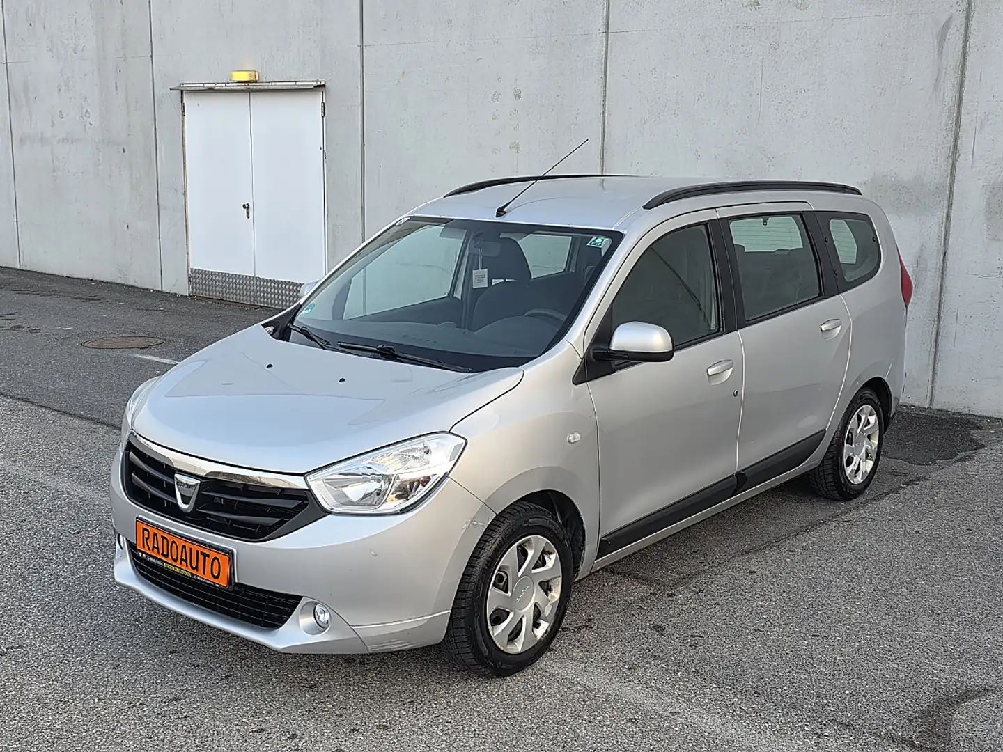 Dacia Lodgy Lauréate dCi 110 Suprème **NAVI**7SITZER**1.HAN... Silber - 1