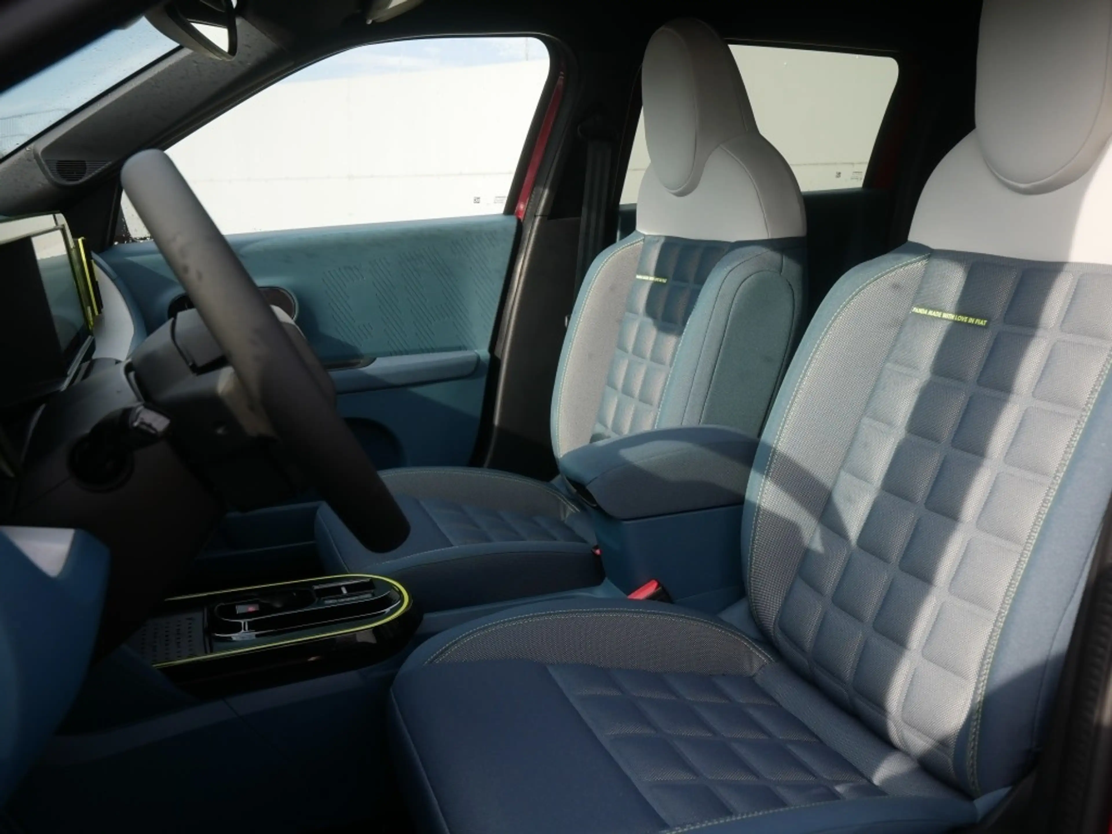 Fiat Grande Panda LA PRIMA HYBRID 1.2 eDCT 110 PS WINTER — photo 9