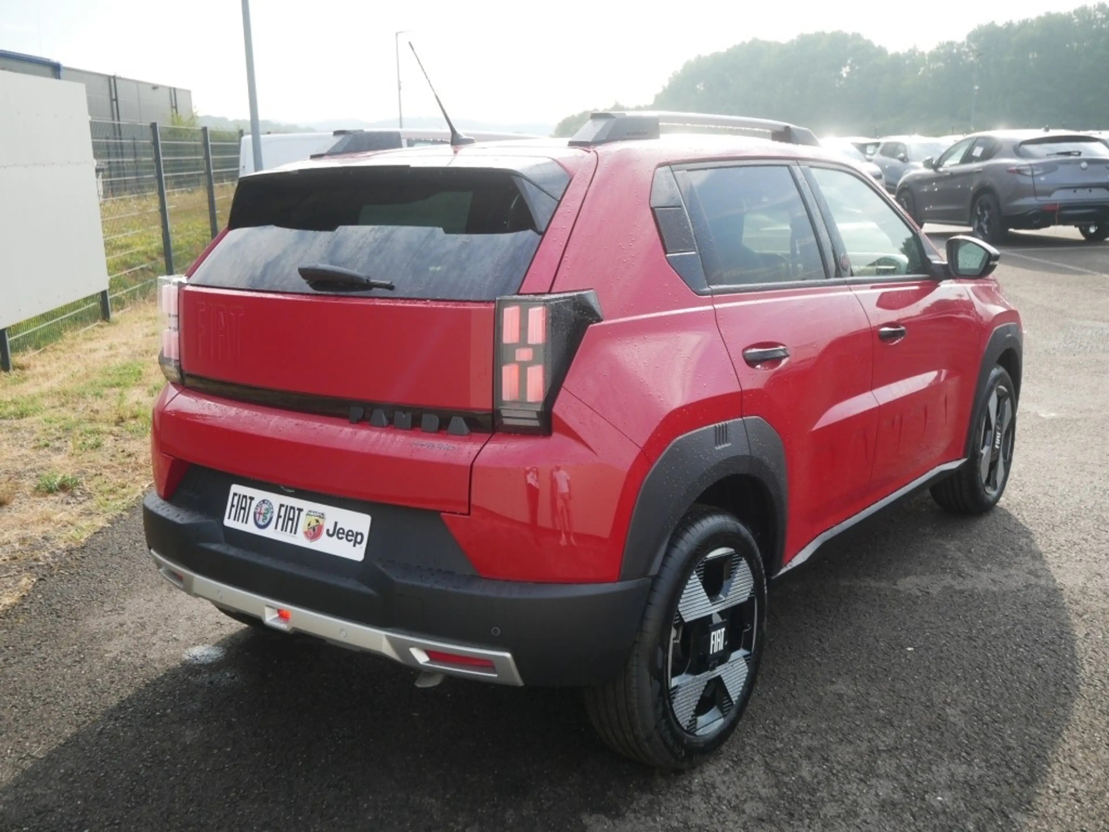 Fiat Grande Panda LA PRIMA HYBRID 1.2 eDCT 110 PS WINTER — photo 3