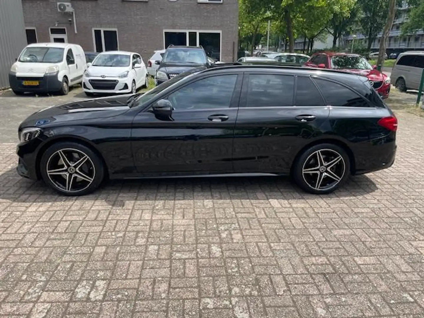Mercedes-Benz C 400 Estate 4MATIC Prestige AMG Sport Edition Noir - 2