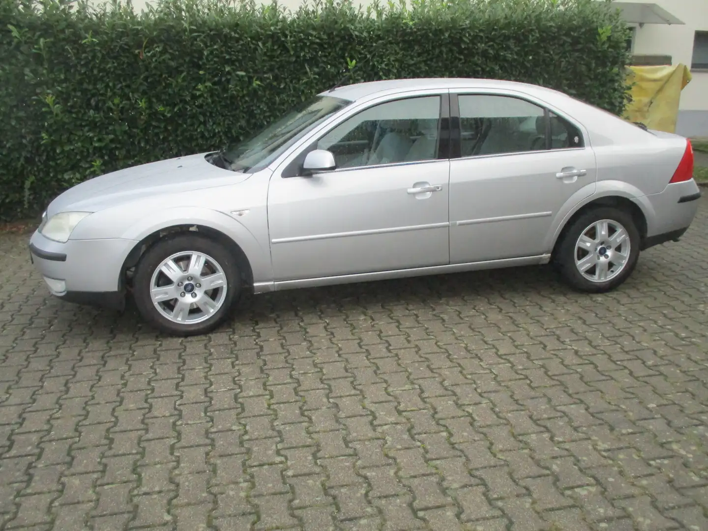 Ford Mondeo Ghia  TÜV Neu - 2