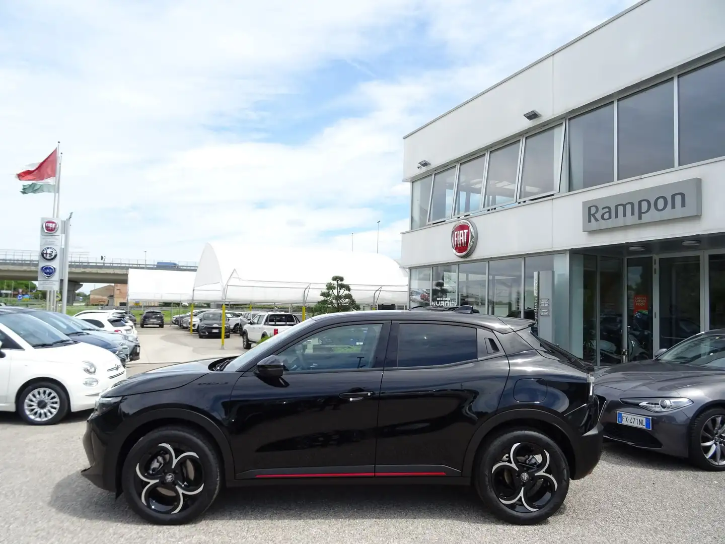 Alfa Romeo Junior Junior 1.2 145 CV Hybrid eDCT6 Speciale Noir - 2