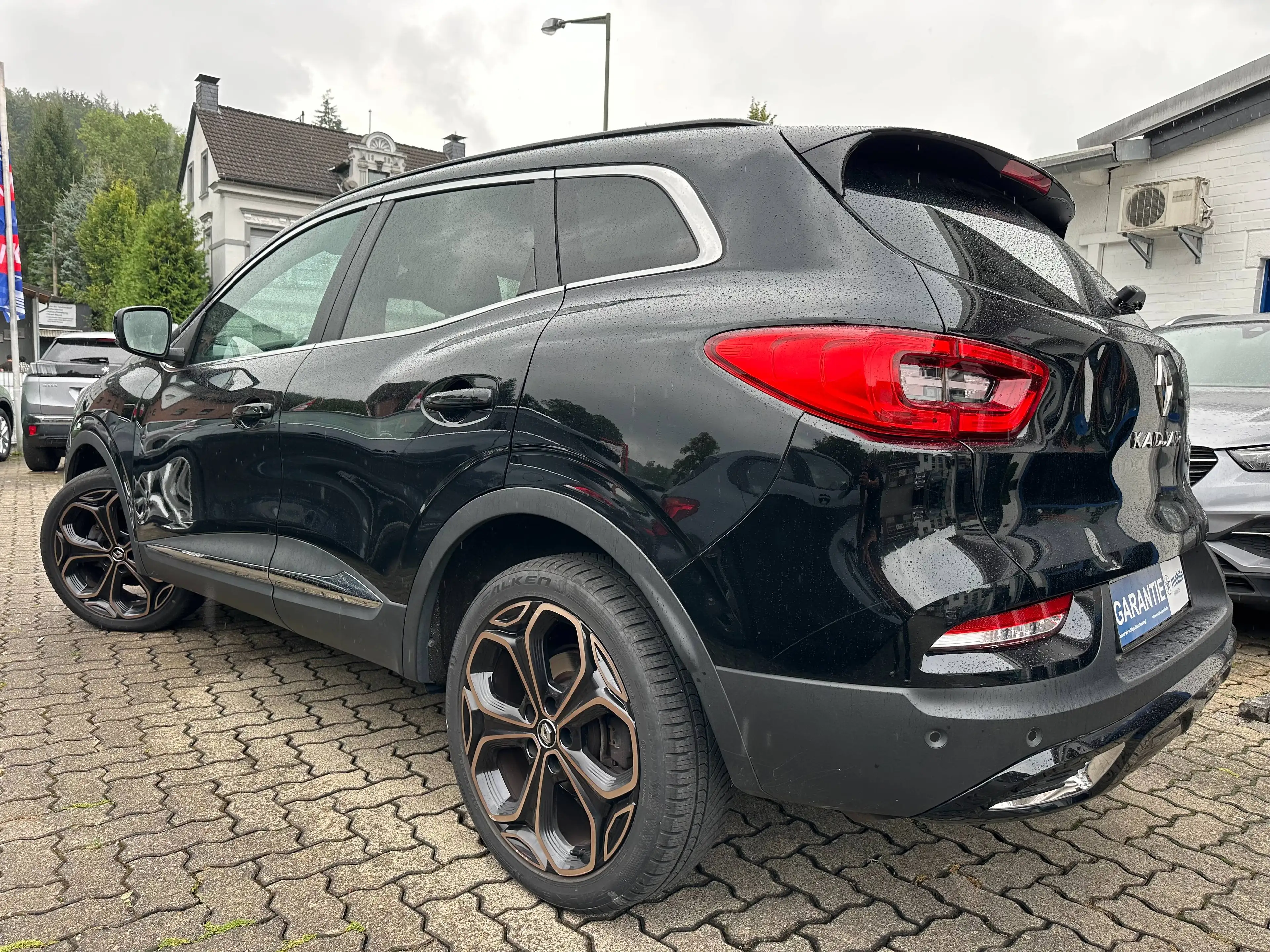 Renault Kadjar 1.3 TCe Black Edition Aut+NAVI+LED+ACC+LEDER+KLIMATRO+PDC+KAMERA+SHZ+TEMPOMAT — photo 3