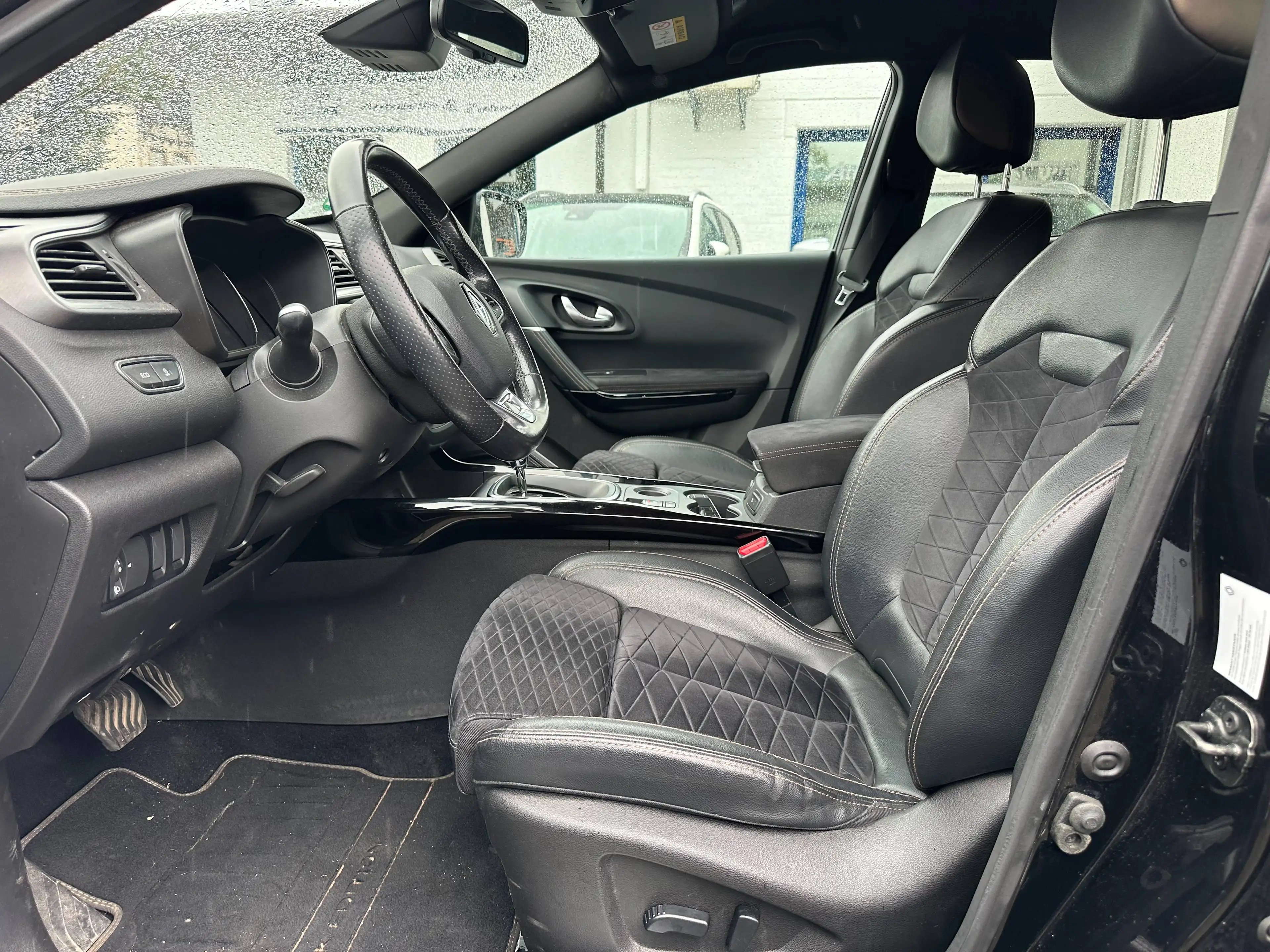 Renault Kadjar 1.3 TCe Black Edition Aut+NAVI+LED+ACC+LEDER+KLIMATRO+PDC+KAMERA+SHZ+TEMPOMAT — photo 5