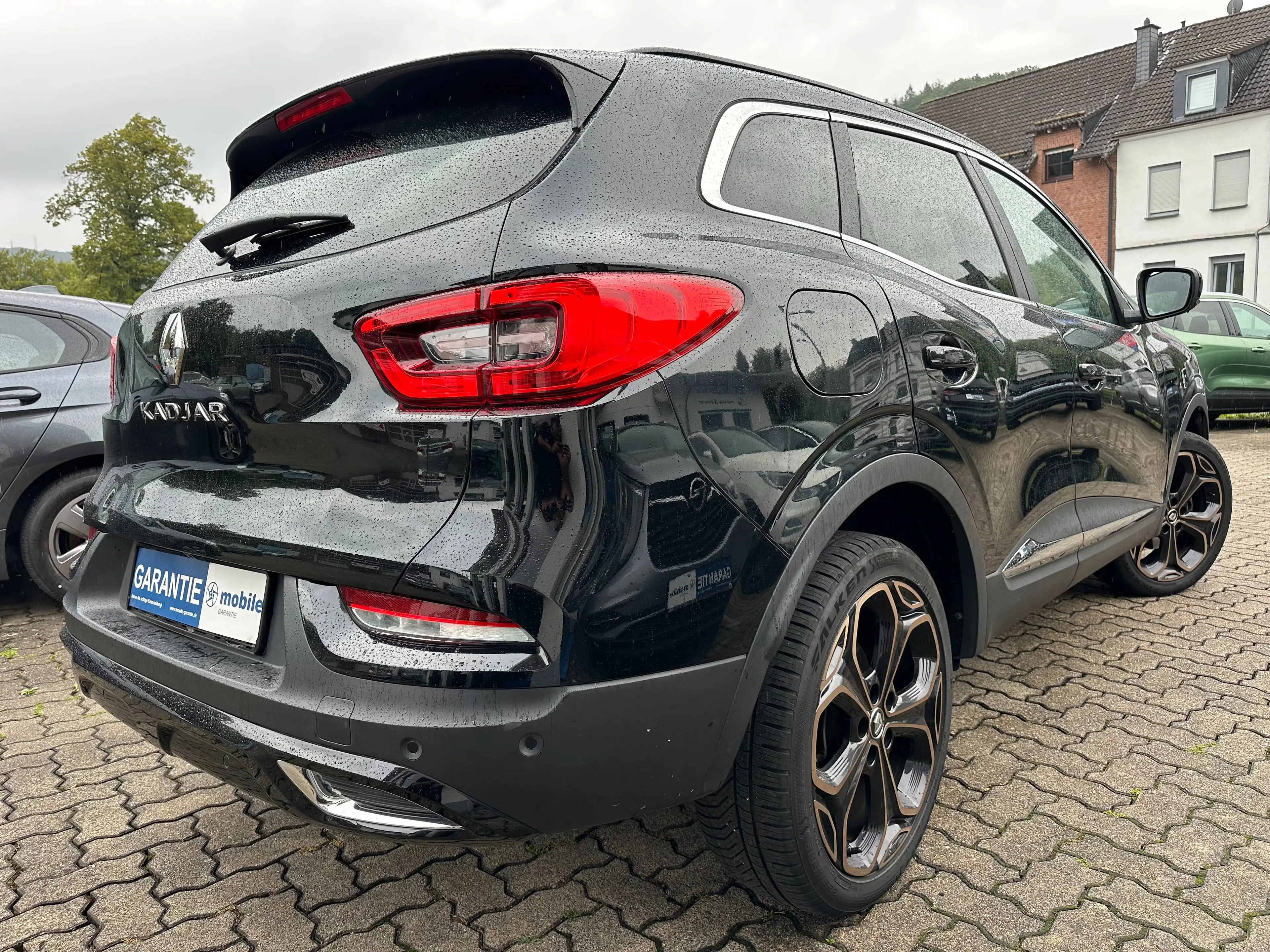 Renault Kadjar 1.3 TCe Black Edition Aut+NAVI+LED+ACC+LEDER+KLIMATRO+PDC+KAMERA+SHZ+TEMPOMAT — photo 4