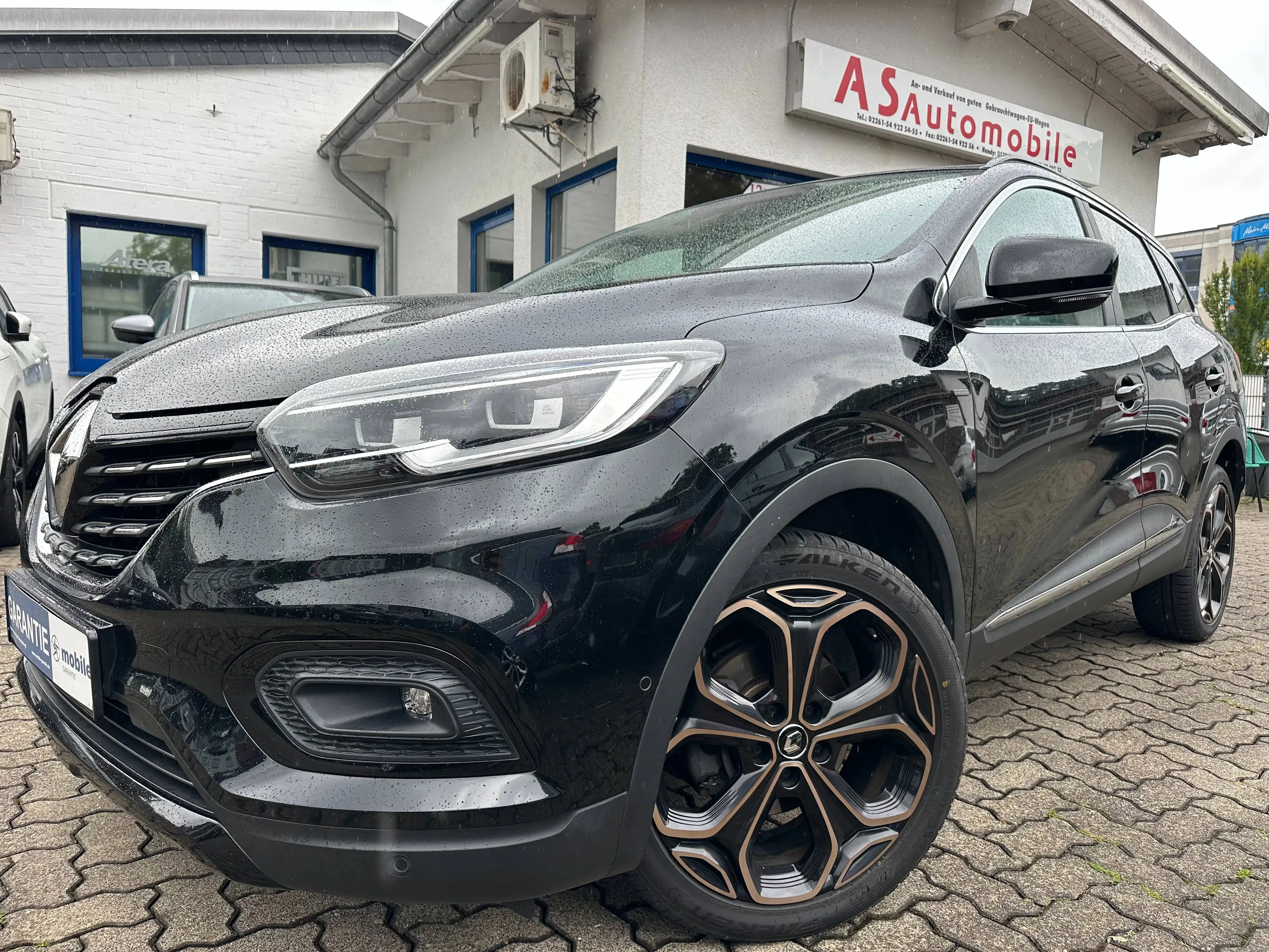 Renault Kadjar 1.3 TCe Black Edition Aut+NAVI+LED+ACC+LEDER+KLIMATRO+PDC+KAMERA+SHZ+TEMPOMAT