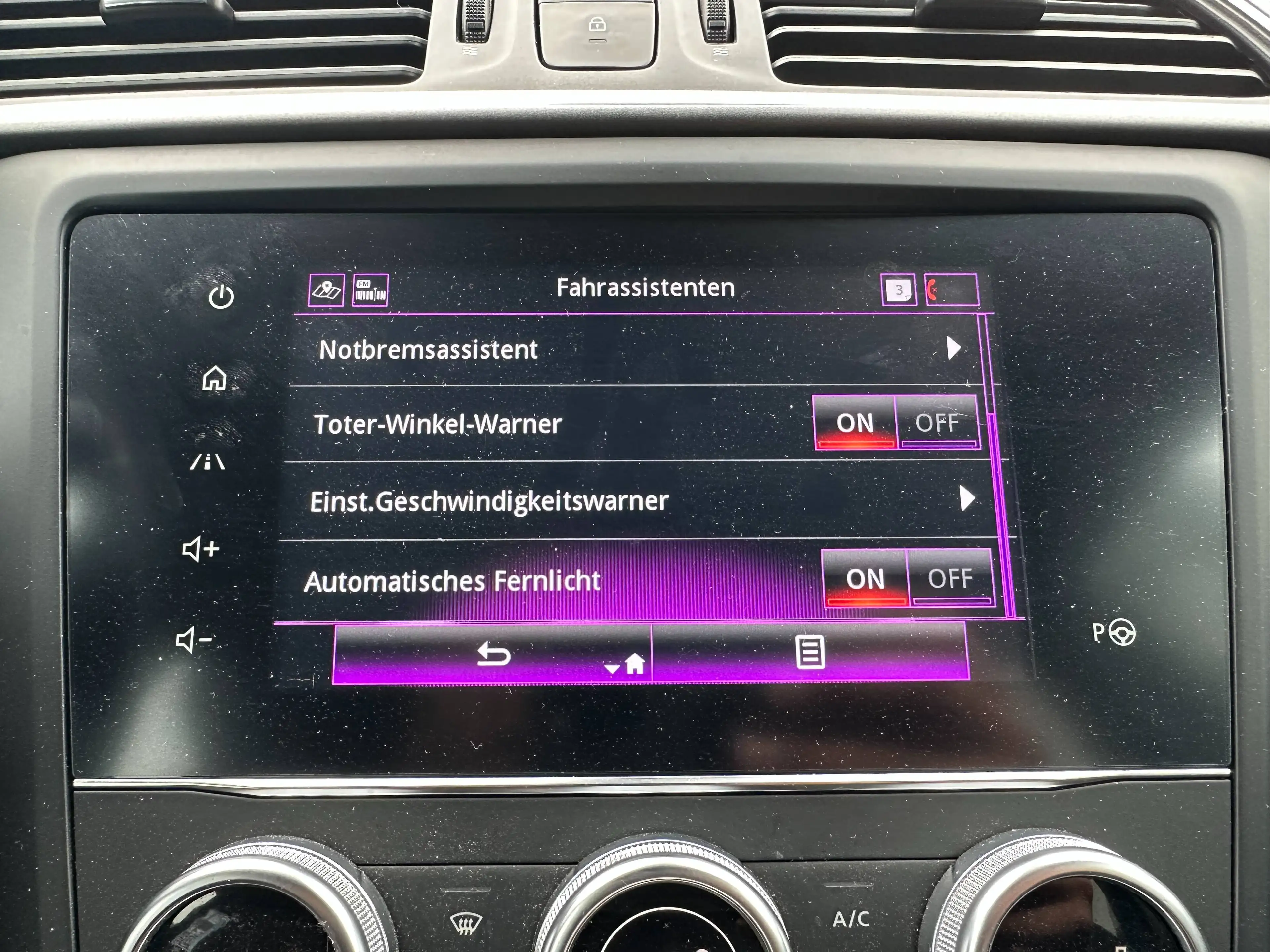 Renault Kadjar 1.3 TCe Black Edition Aut+NAVI+LED+ACC+LEDER+KLIMATRO+PDC+KAMERA+SHZ+TEMPOMAT — photo 9