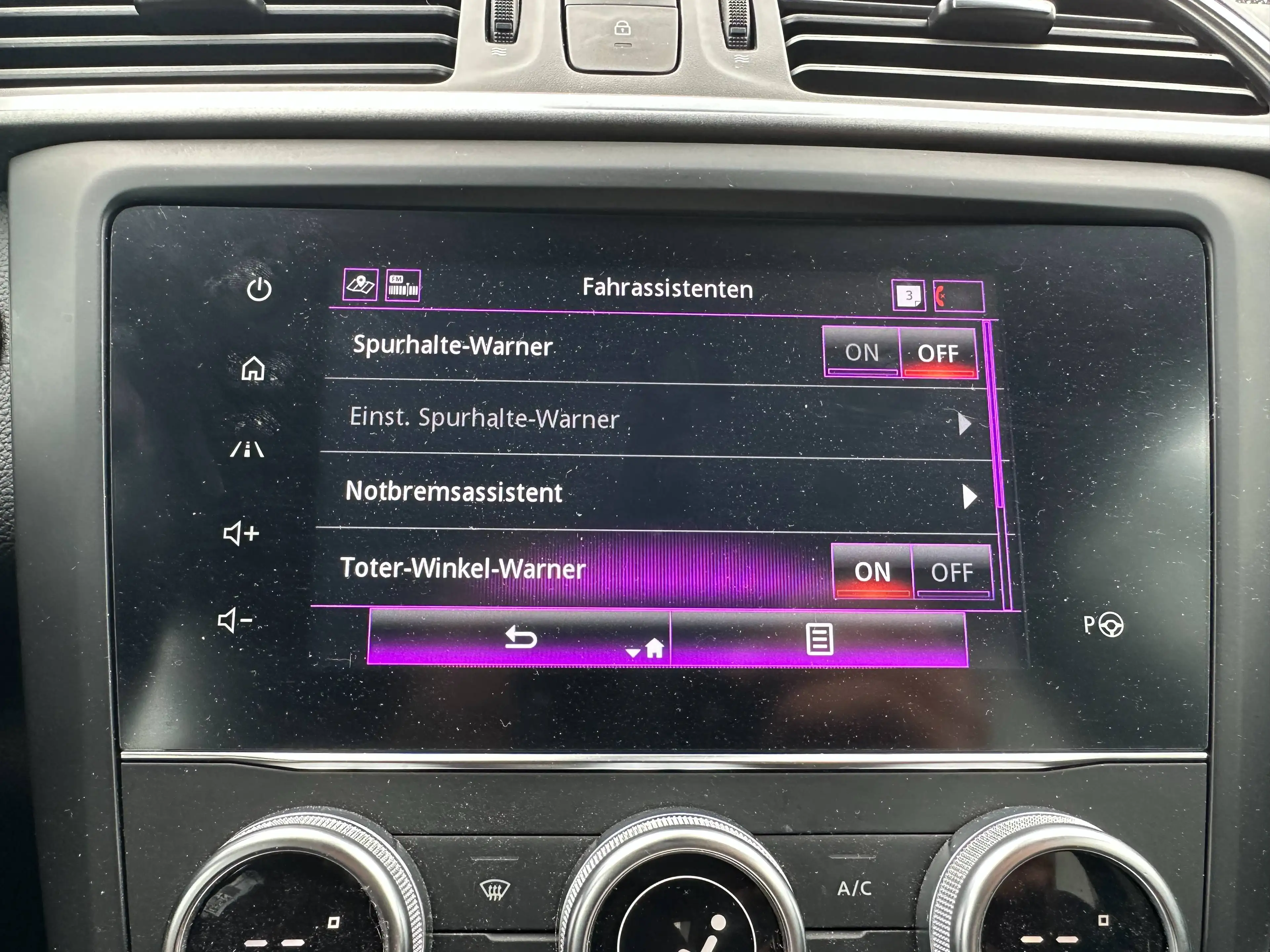 Renault Kadjar 1.3 TCe Black Edition Aut+NAVI+LED+ACC+LEDER+KLIMATRO+PDC+KAMERA+SHZ+TEMPOMAT — photo 8