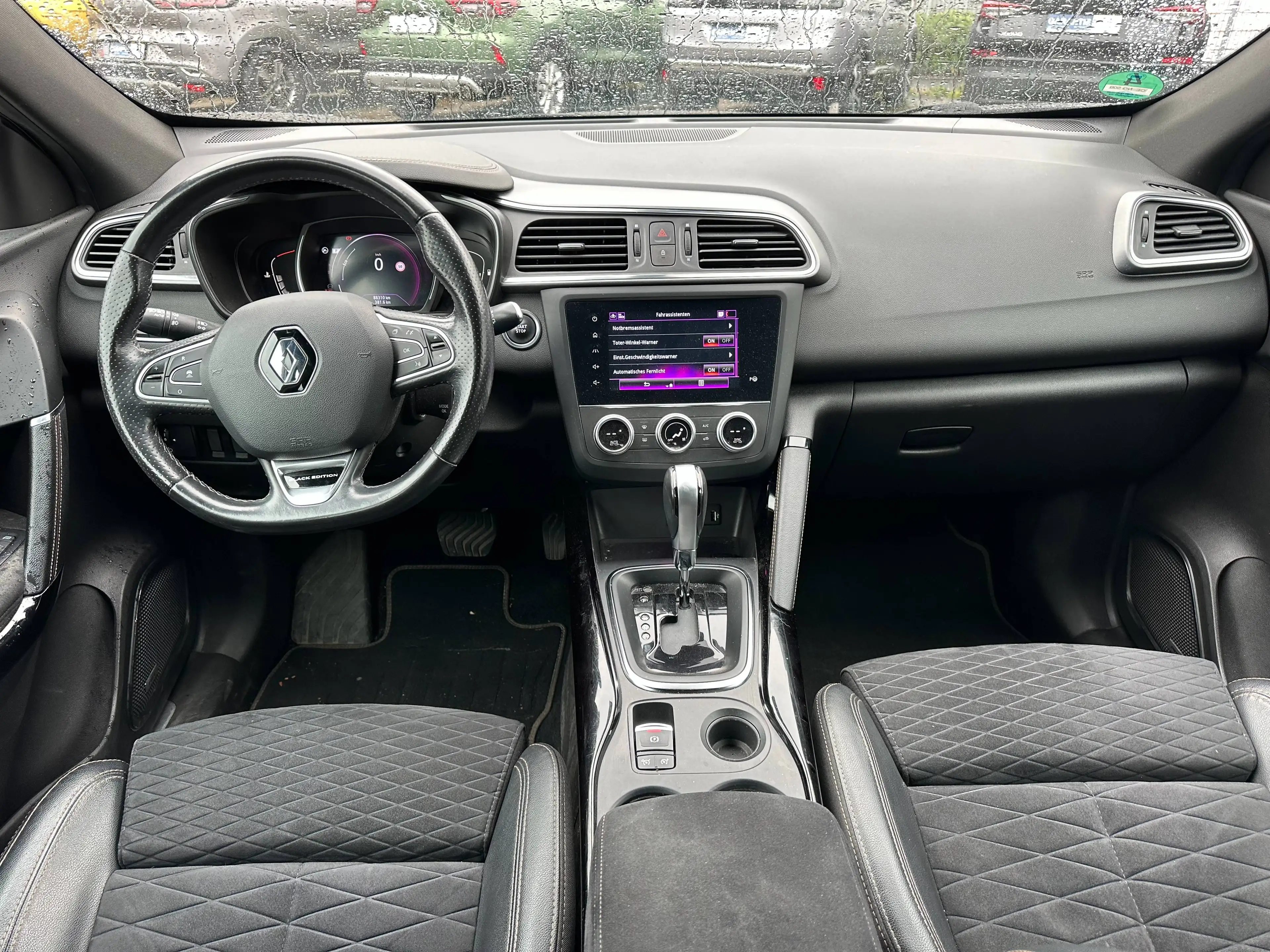 Renault Kadjar 1.3 TCe Black Edition Aut+NAVI+LED+ACC+LEDER+KLIMATRO+PDC+KAMERA+SHZ+TEMPOMAT — photo 6