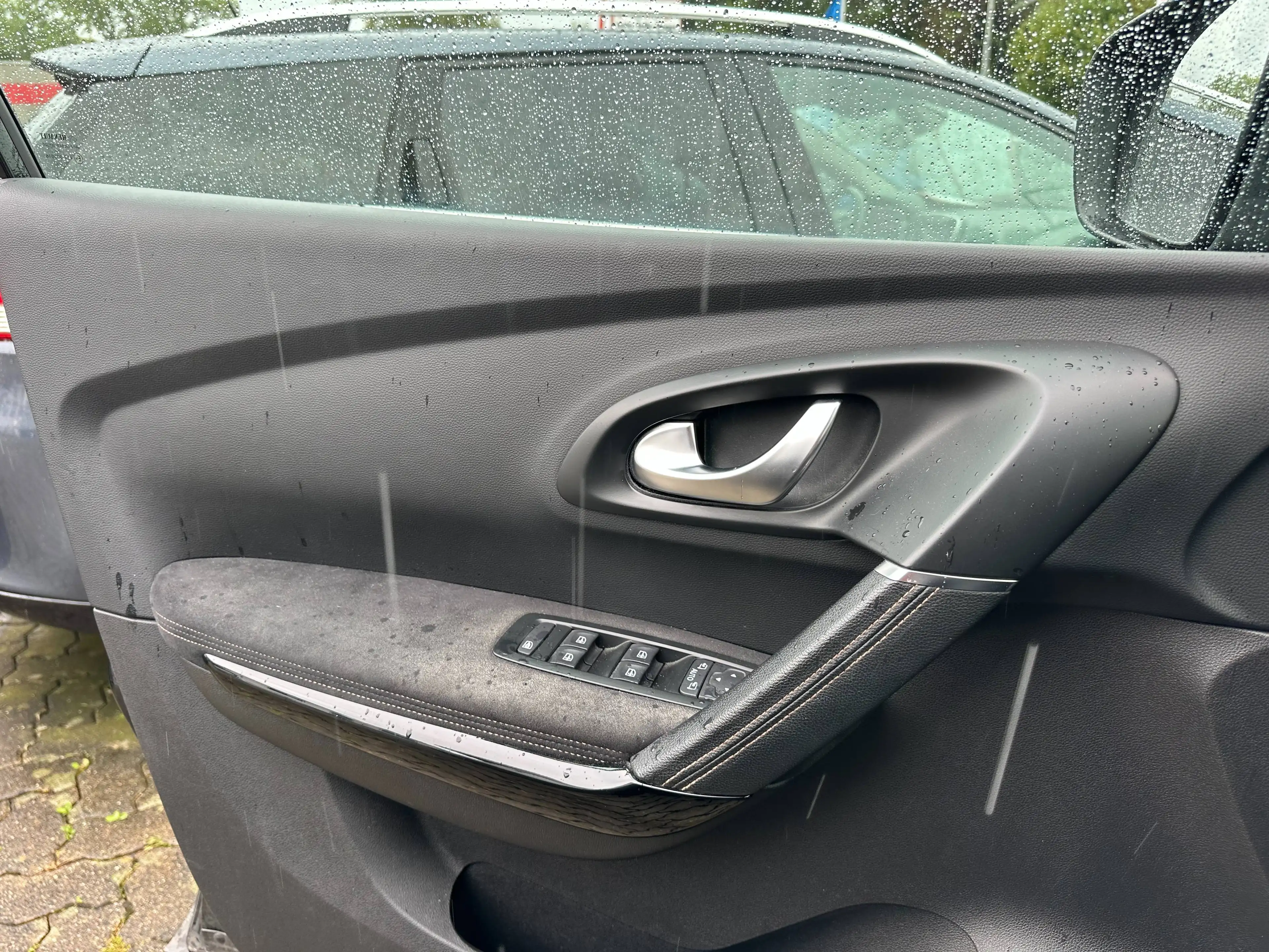 Renault Kadjar 1.3 TCe Black Edition Aut+NAVI+LED+ACC+LEDER+KLIMATRO+PDC+KAMERA+SHZ+TEMPOMAT — photo 15