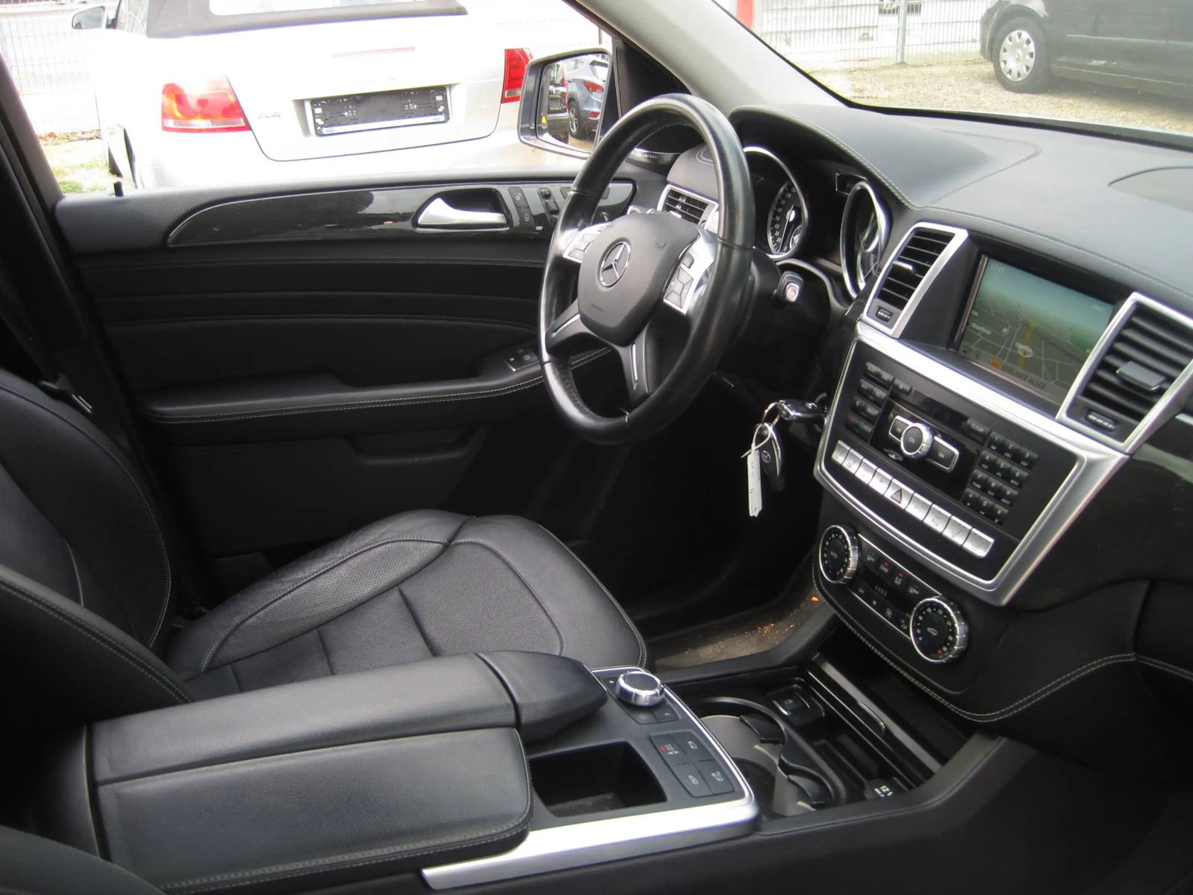 Mercedes-Benz ML 350 -CDI BlueTec 4Matic-KAMARA-AHK-ESSD-NAVI — photo 7