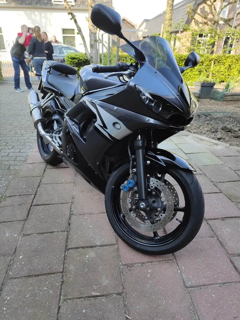 Yamaha YZF-R6 Noir - 1