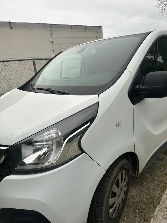 Nissan NV300 2017 из Европы — купить под ключ