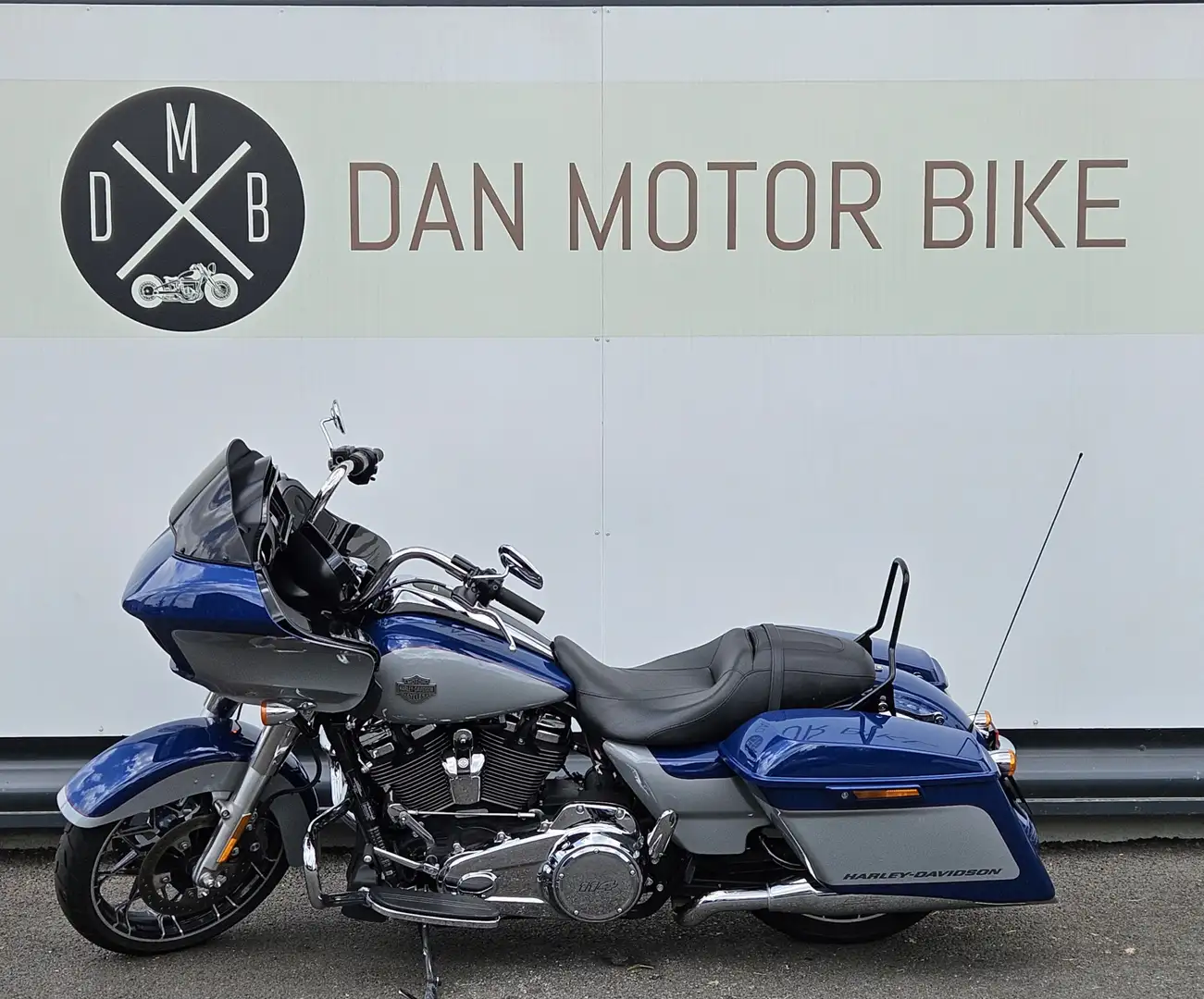 Harley-Davidson Road Glide Bleu - 1