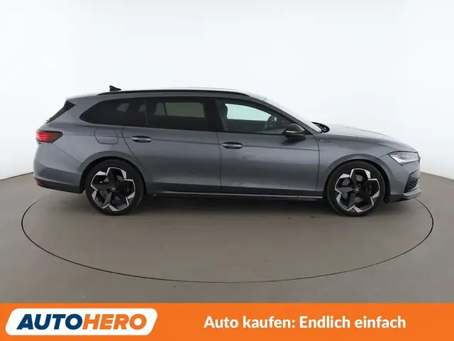 Skoda Superb view 7