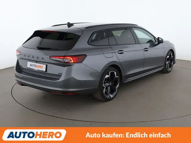 Skoda Superb view 6
