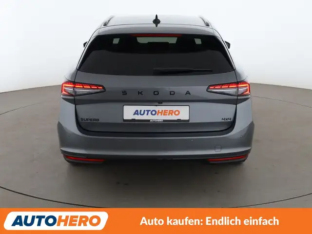 Skoda Superb view 5