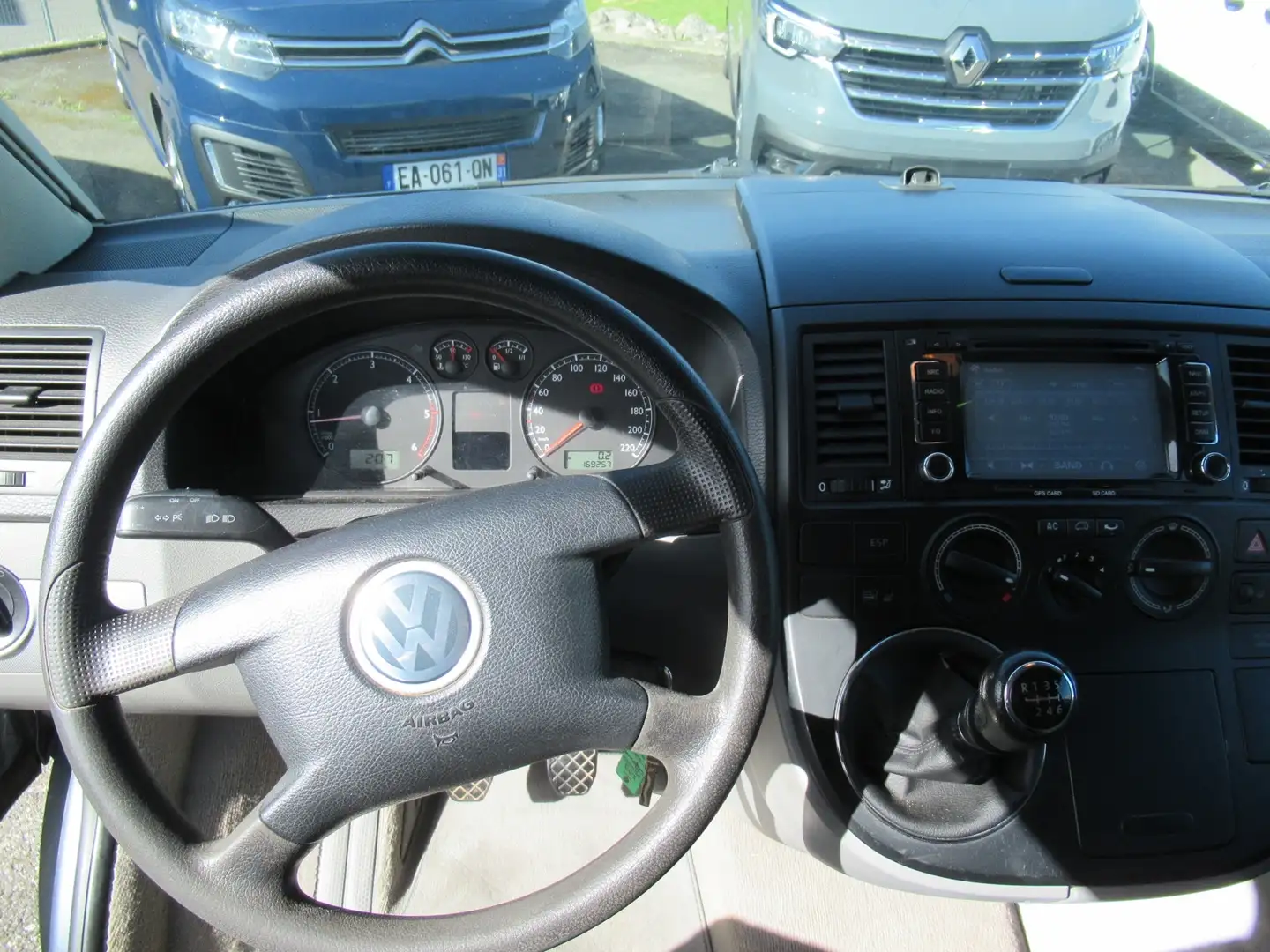 Volkswagen 2.5 TDI 130CH CONFORT - 2
