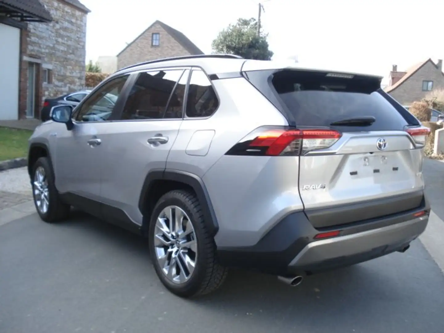Toyota RAV 4 RAV4 2.5i 2WD Hybrid Premium Plus (Li-ion) Zilver - 2