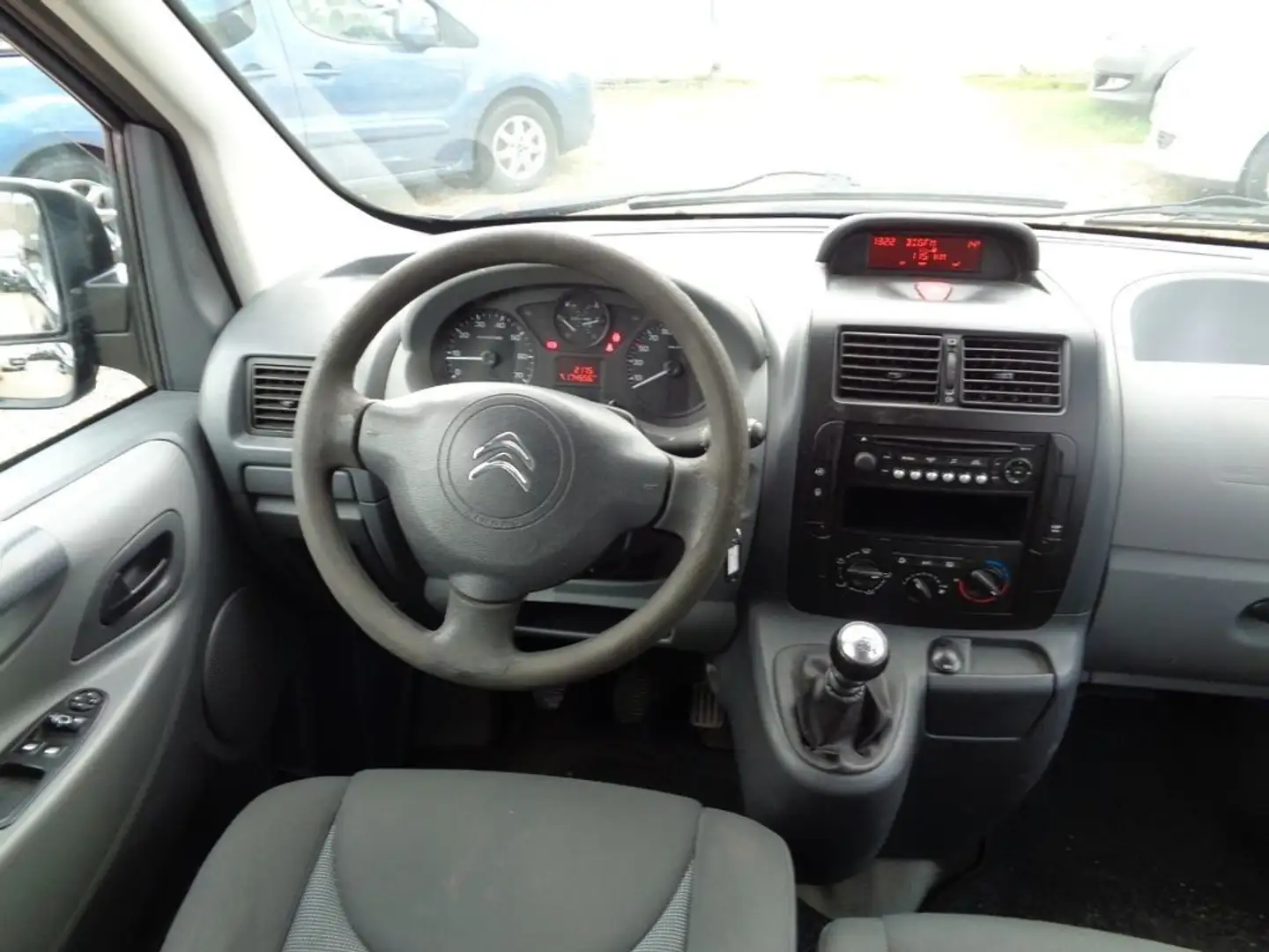 Citroen Jumpy 2.0 HDi/125 L2 Noir - 2