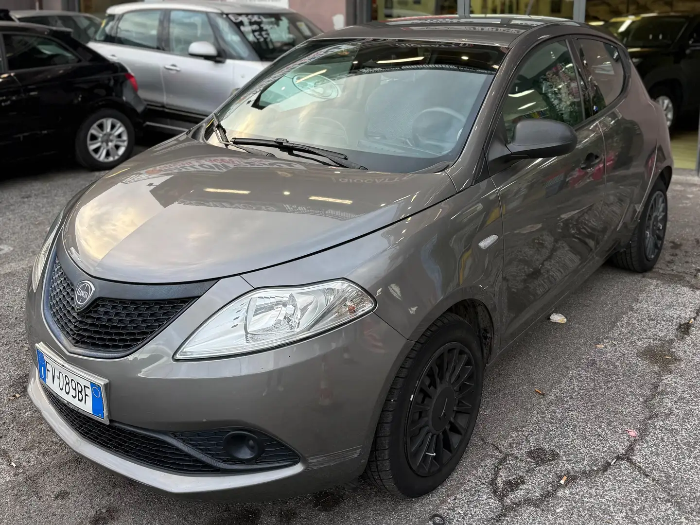 Lancia Ypsilon Ypsilon III 2015 1.2 Gold ecochic Gpl 69cv my19 Grigio - 2