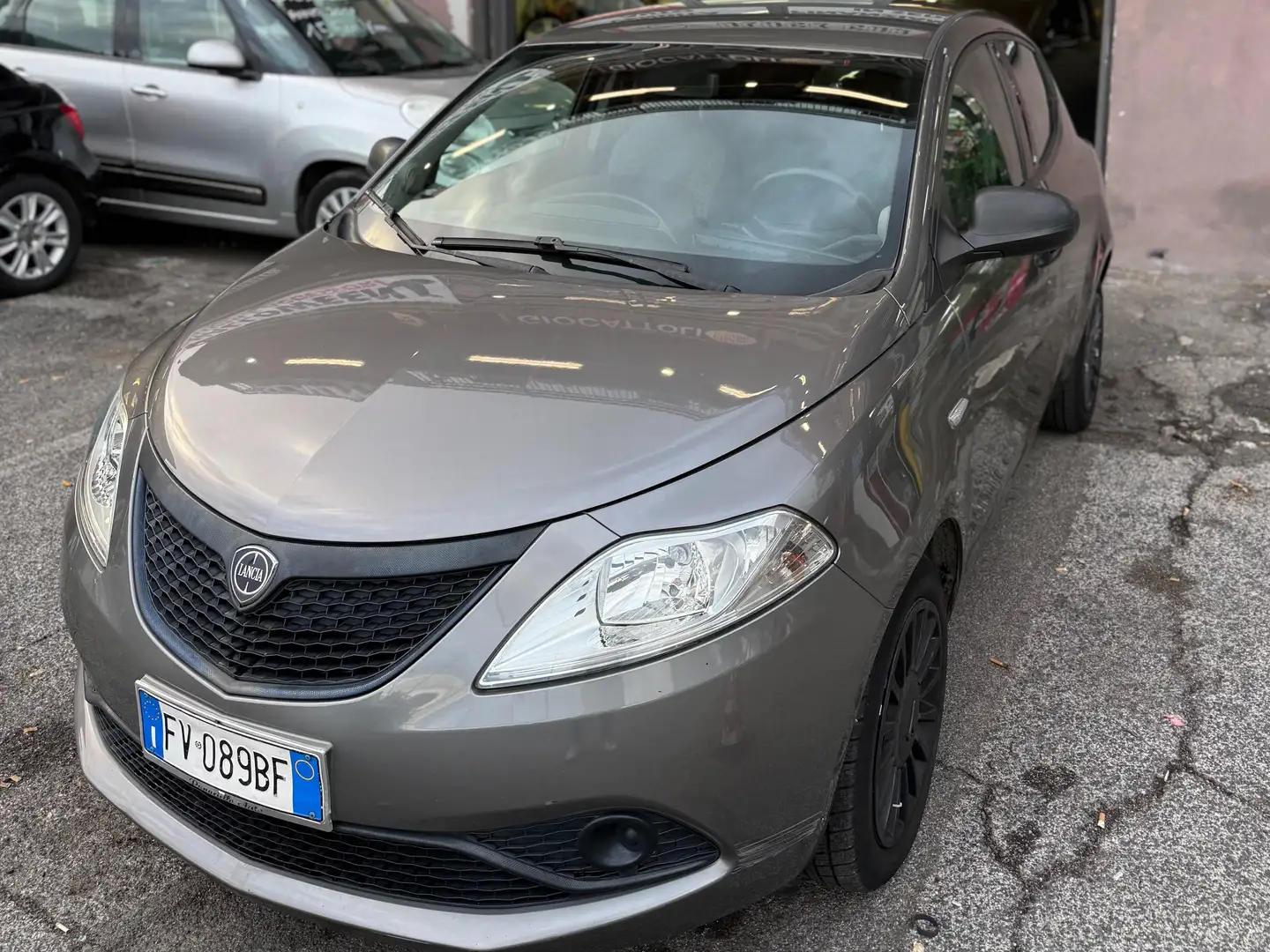 Lancia Ypsilon Ypsilon III 2015 1.2 Gold ecochic Gpl 69cv my19 Grigio - 1