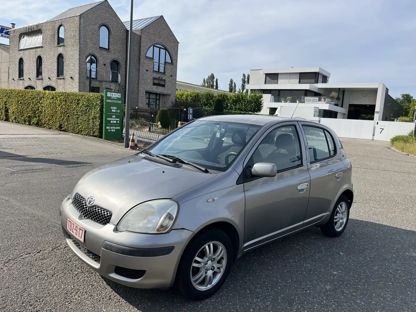 Toyota Yaris 65 VVT-i Linéa Luna - 2