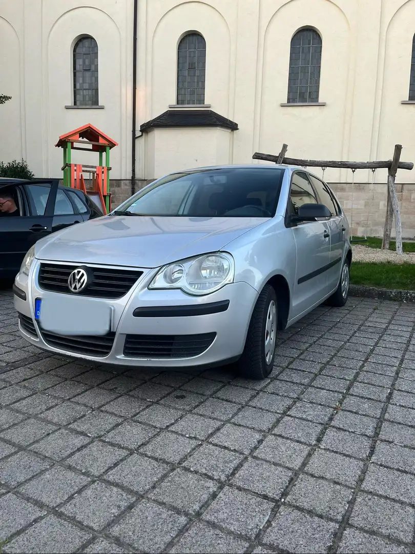 Volkswagen Polo Cross 1.2 CrossPolo Stříbrná - 2