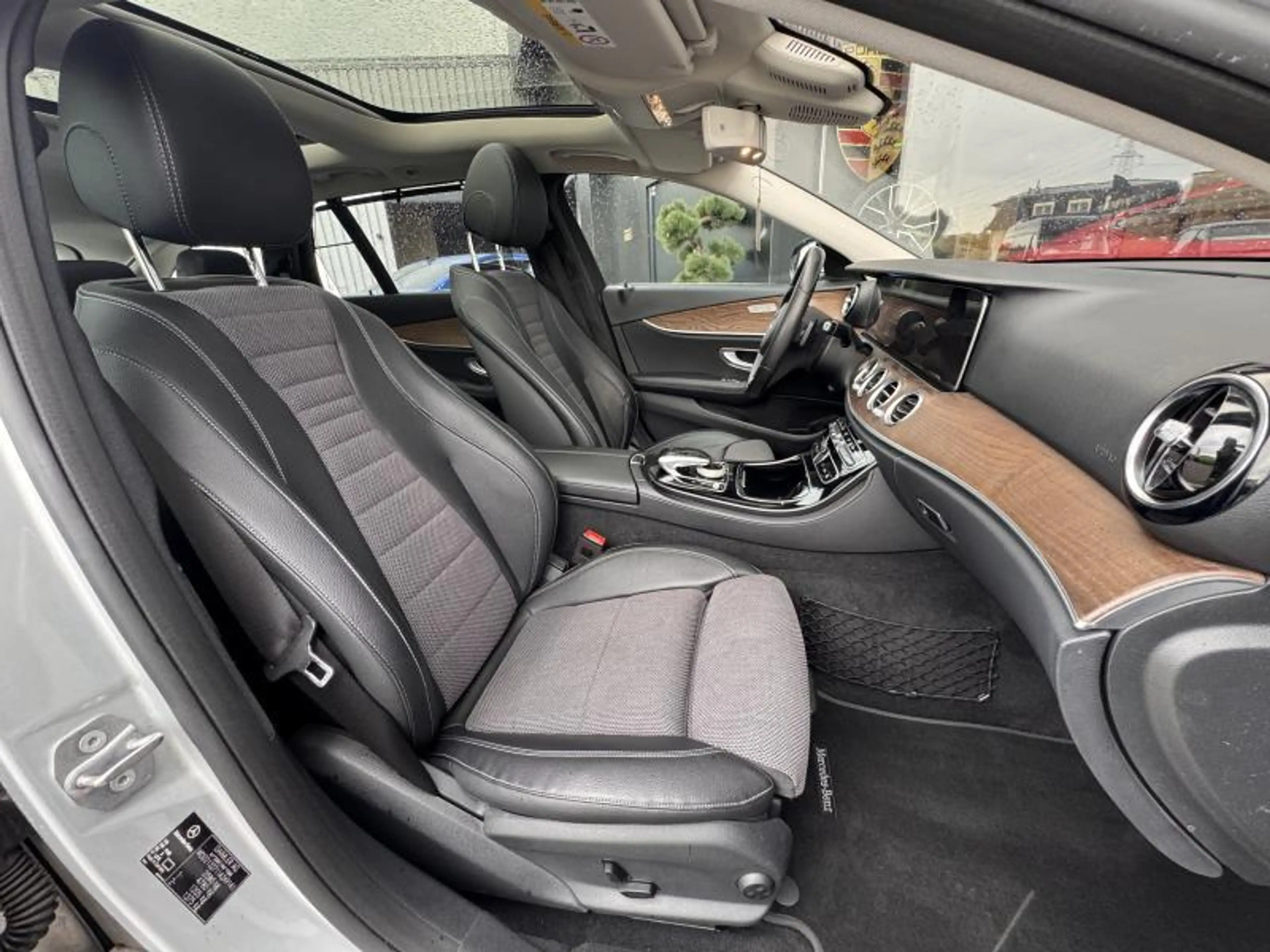 Mercedes-Benz E 400 Avantgarde/Attelage/Sièges électriques chauffant — photo 10